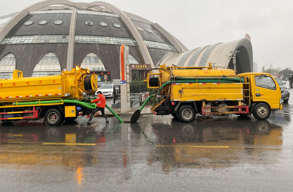 271双和园商场管道清淤